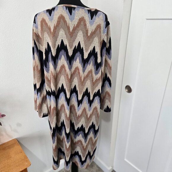 Tacera Chevron Print Tans Blue Black Knee Length Shift Dress - 2X - Picture 5 of 8